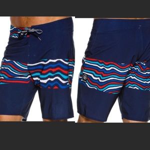 NWOT Volcom Macaw Mod Boardshort